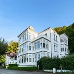 Villa \